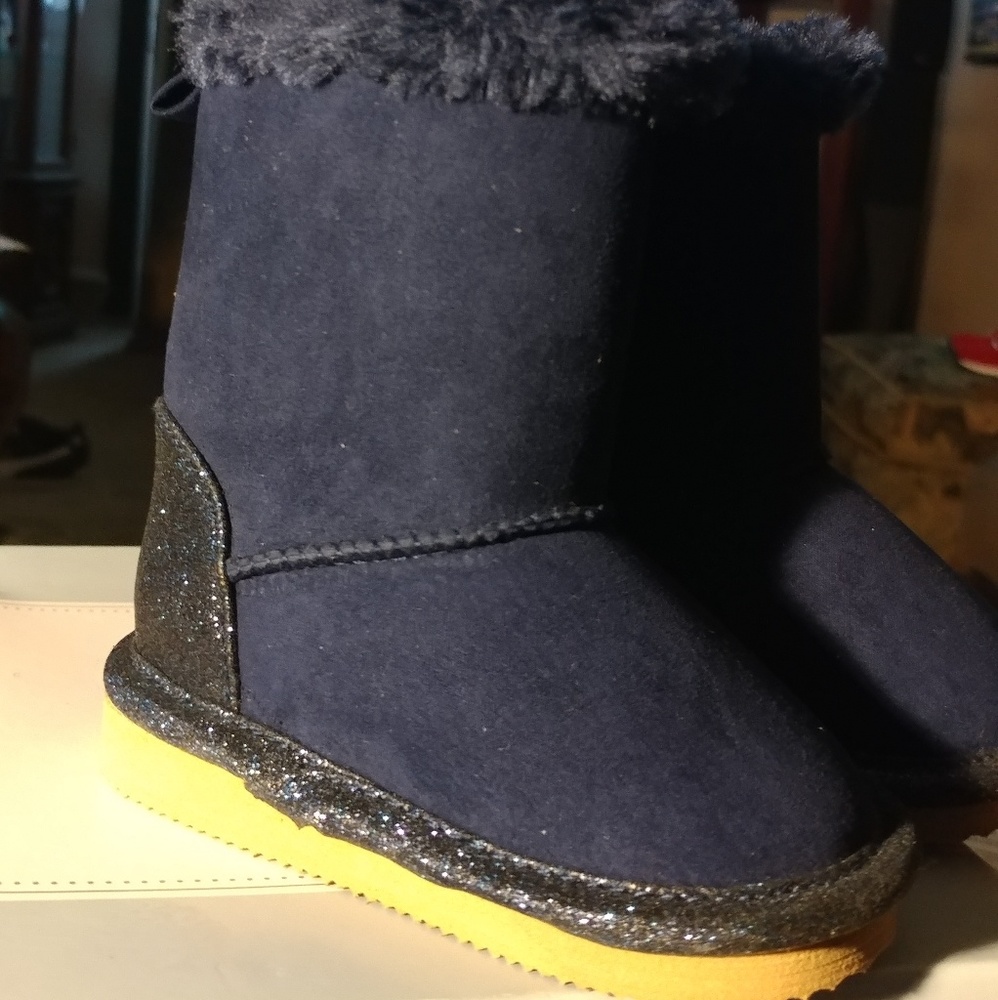 Brand new in box Kolakids boots as 4 toddler